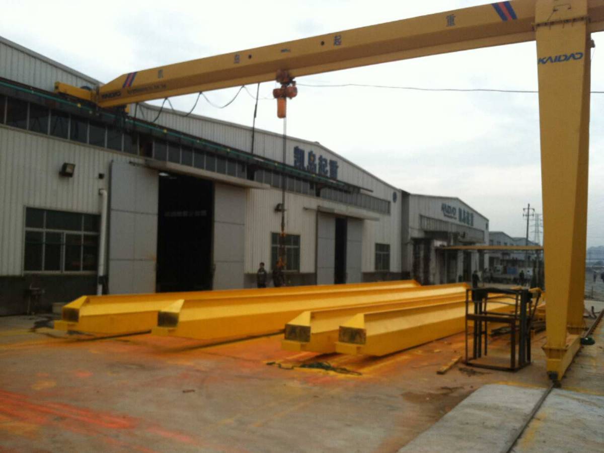 半門式起重機(jī)4